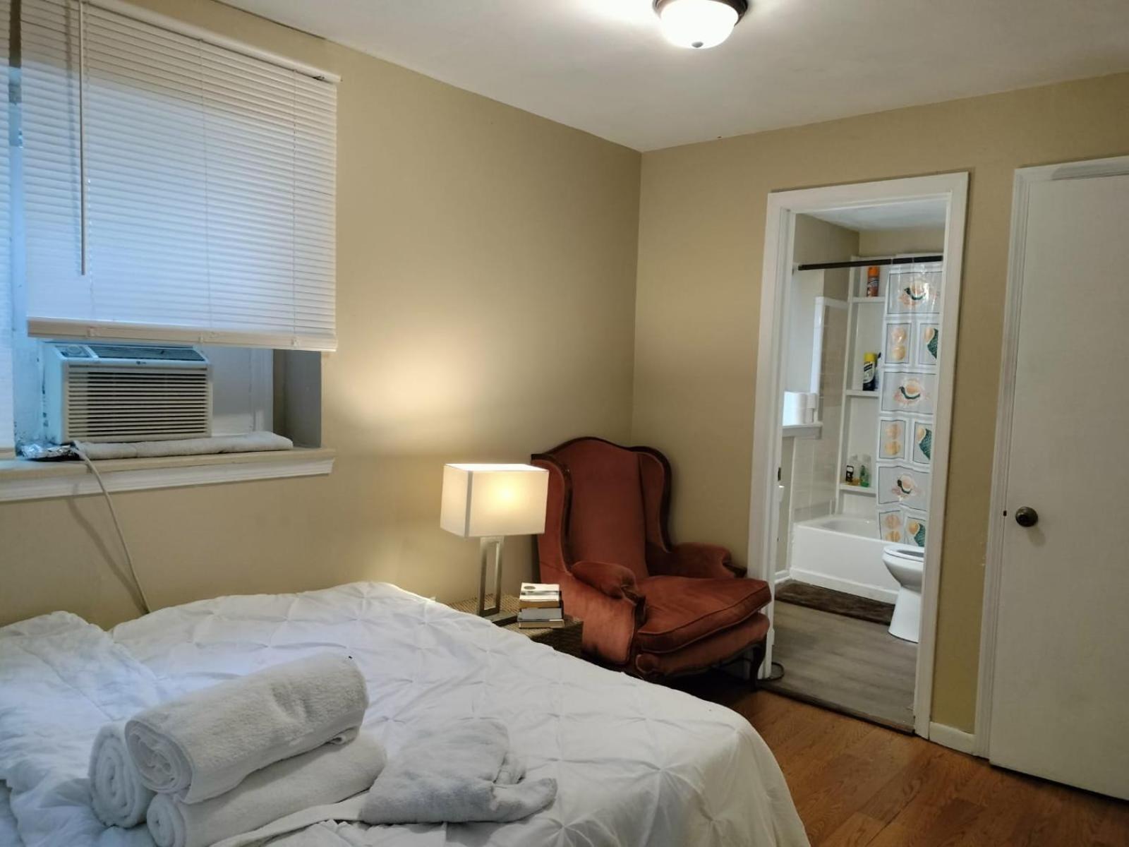 Stylish And Beautiful Condo Frederick Exterior photo